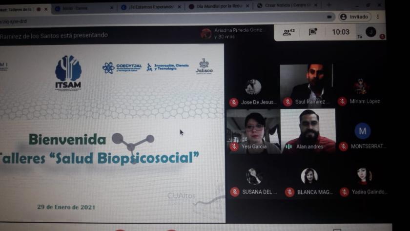 Captura de pantalla de una videollamada en la que se lee "Bienvenida Talleres "Salud Biopsicosocial".