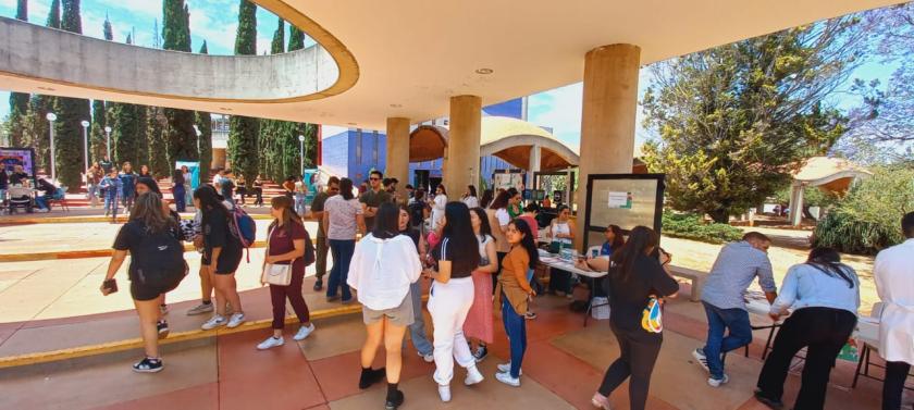 Estudiantes que participaron en la Feria de la Salud