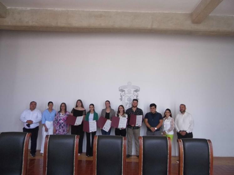 Estudiantes de Ingeniería en Sistemas Pecuarios, tomando protesta