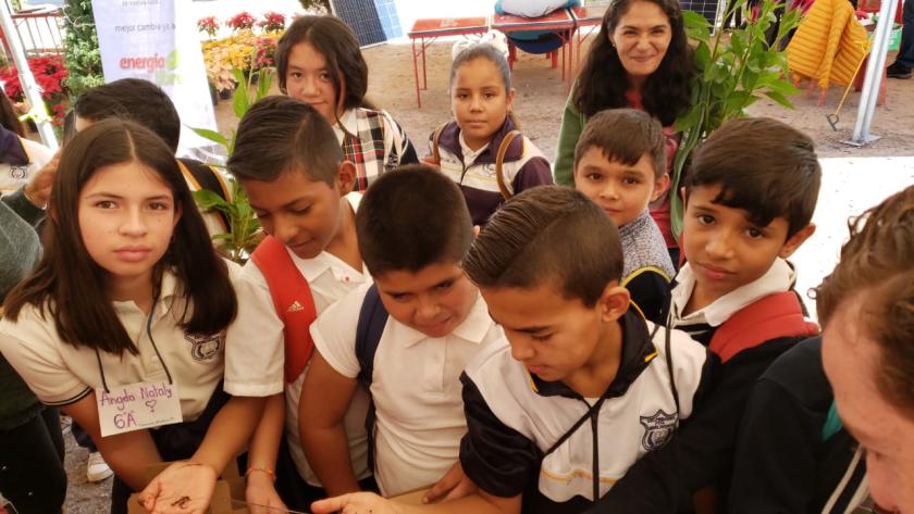 Niños en cualtos, campaña de compostaje y  reciclaje