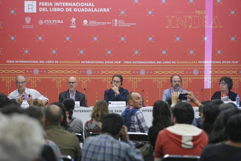 Expositores y asistentes del Coloquio "El muro, la plaza, la calle".