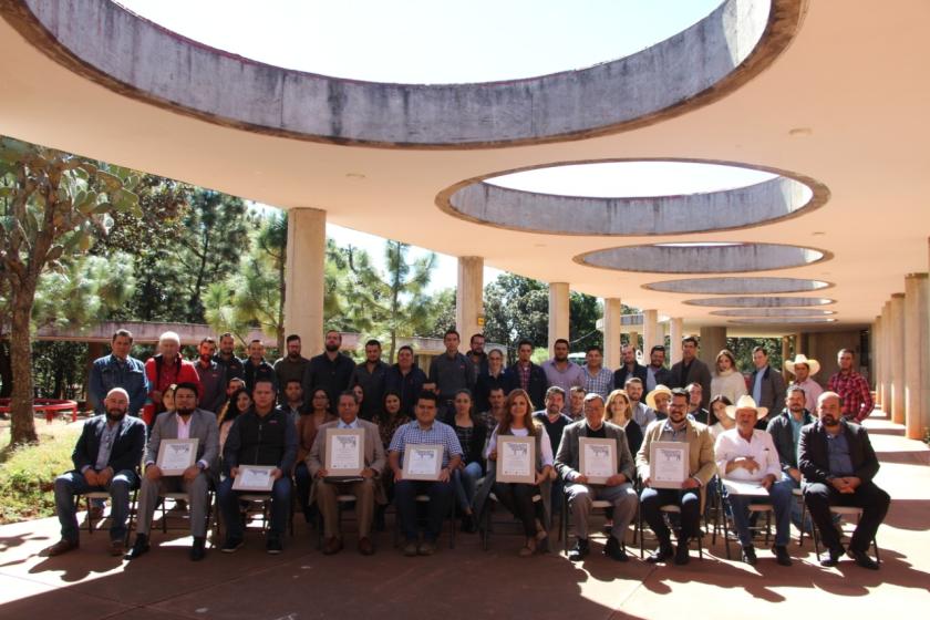 Graduados del Diplomado Internacional de la Leche.