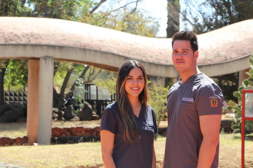 Estudiantes de la Especialidad en Endodoncia.