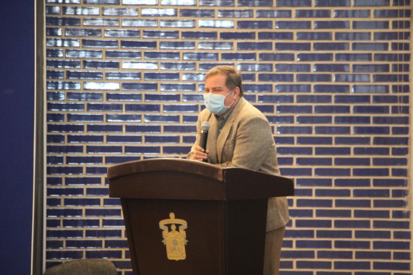 Expositor de la Conferencia "Factores de riesgo asociados a depresión y ansiedad en la población Altos Sur de Jalisco".
