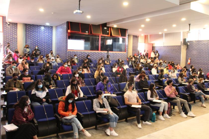 Público de la Conferencia "Factores de riesgo asociados a depresión y ansiedad en la población Altos Sur de Jalisco".