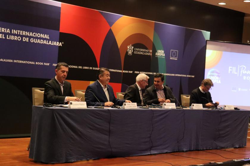 Integrantes del Foro Internacional "Proximidad global: exploración de las oportunidades del nearshoring".