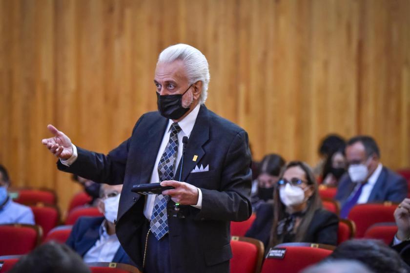Miembro de la Sesión del Consejo General Universitario (CGU).