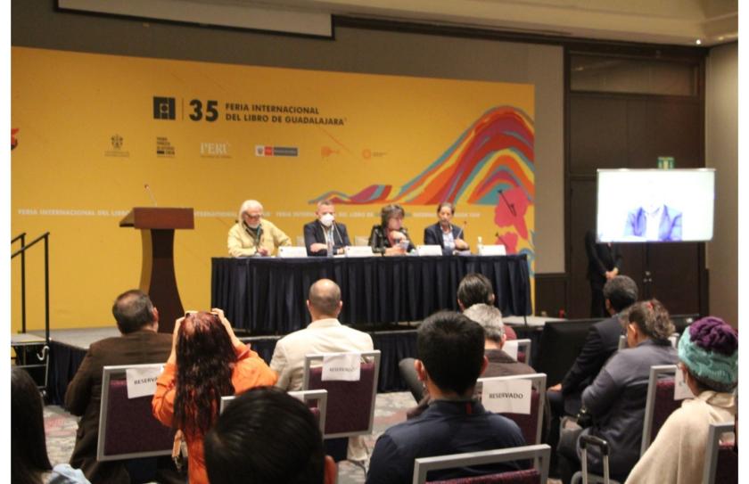 Expositores de la charla “¿El fin de la era neoliberal? Desde dentro”.