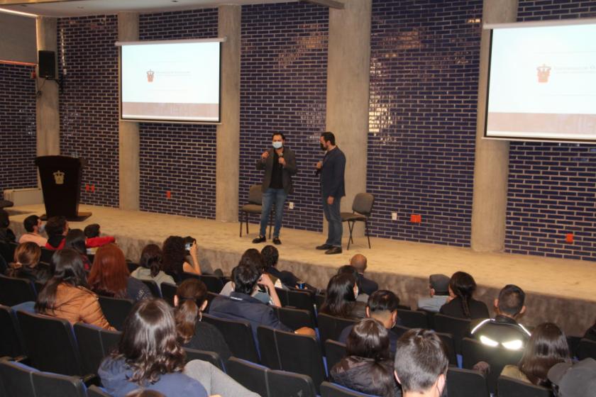 Expositores de la conferencia “Cómo alcanzar el éxito empresarial siendo disruptivo”.