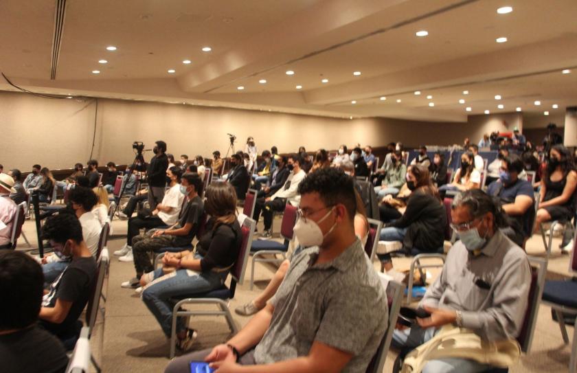 Público de la conferencia "¿Cómo sí? Un nuevo modelo para México".