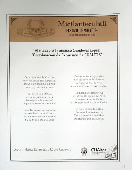 Cartel en el que se lee una calaverita titulada "Al maestro Francisco Sandoval López, Coordinación de Extensión de CUALTOS".