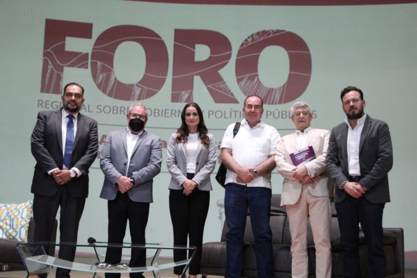 Integrantes del “Foro Regional sobre Gobierno y Políticas Públicas”.