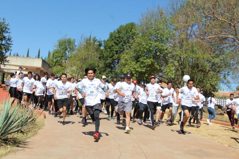 Alumnos en carrera.