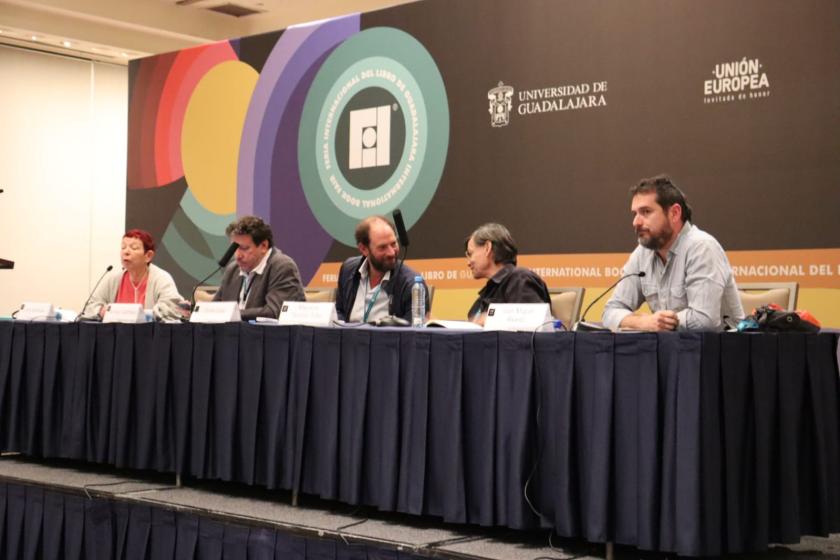 Integrantes del  panel: “Reflexiones y narrativas para el conflicto y para la paz”.