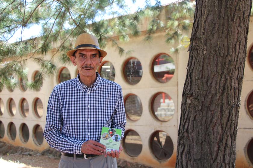 Coautor de la guía “Las 100 aves más representativas de la Región de los Altos”.