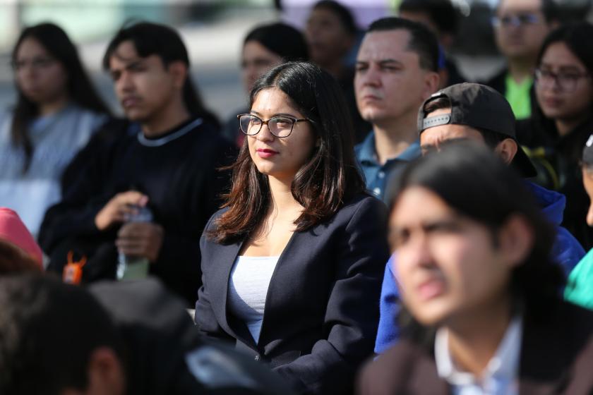 Espectadores de la decimoprimera máster class titulada “El libro, la civilización o la barbarie”.