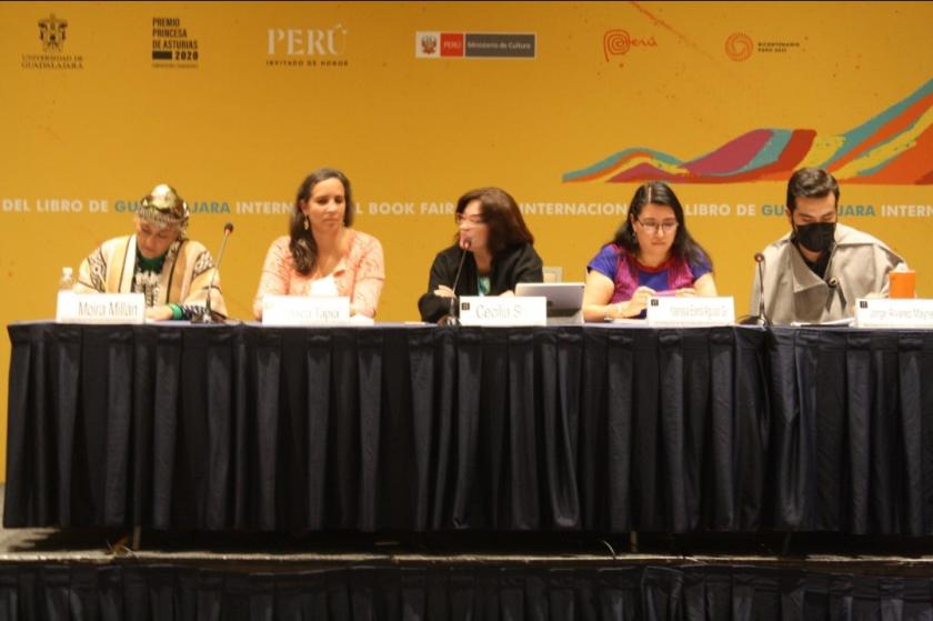 Integrantes en la ponencia “¿por la izquierda o por la derecha o por la otra? contra el patriarcado”.