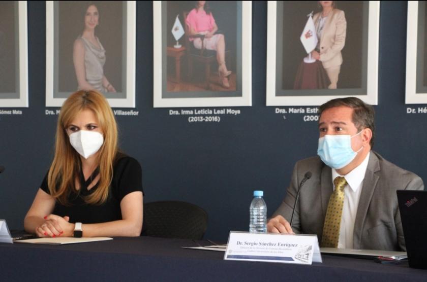 Integrantes de la rueda de prensa sobre factores biopsicosociales asociados a riesgo de suicidio.
