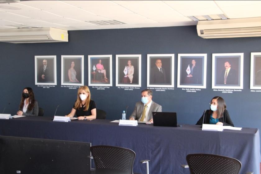 Integrantes de la rueda de prensa sobre factores biopsicosociales asociados a riesgo de suicidio.