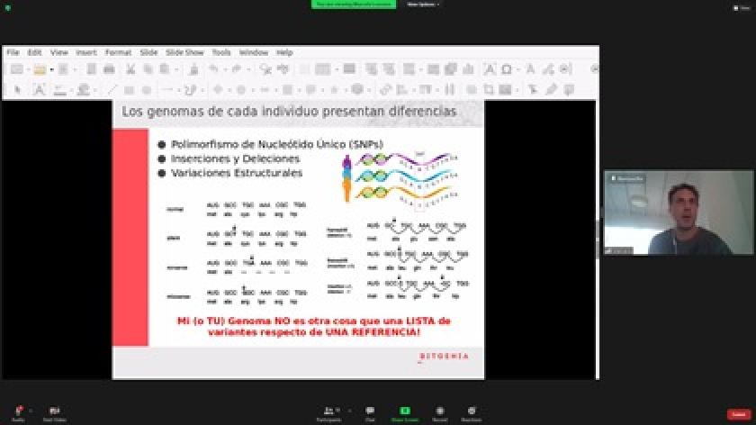 Captura de pantalla de una videollamada en la que se lee "Los genomas de cada individuo presentan diferencias"