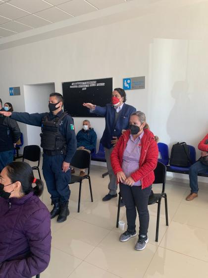 Autoridad CUAltos tomando protesta.