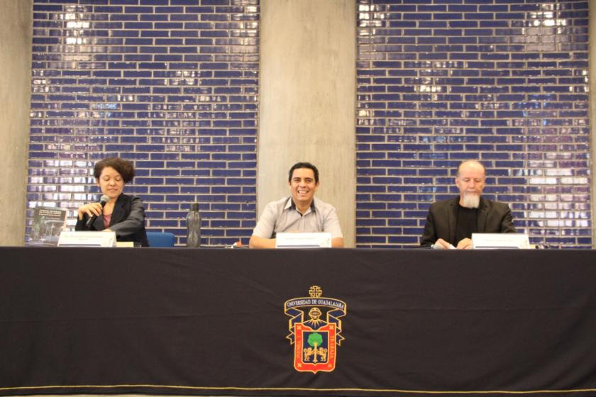 Autoridades y ponente