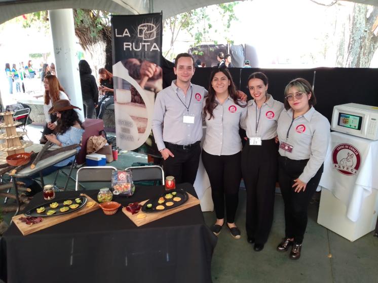 Equipo de CUAltos en la XVII Expo Regional Emprendedora ANFECA Zona 4