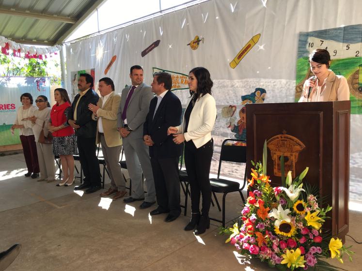 Académicos y Alcalde de Tepatitlán Doctor Hugo Bravo