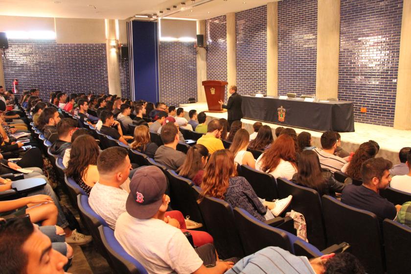 Público de la conferencia  “Consultoría en Materia de Comercio Exterior y Aduanas”.