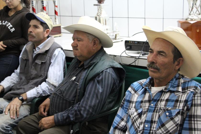 Asistentes a la capacitación de lecheros.