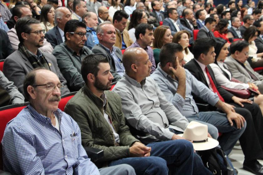 Público del 2do Informe de Actividades.