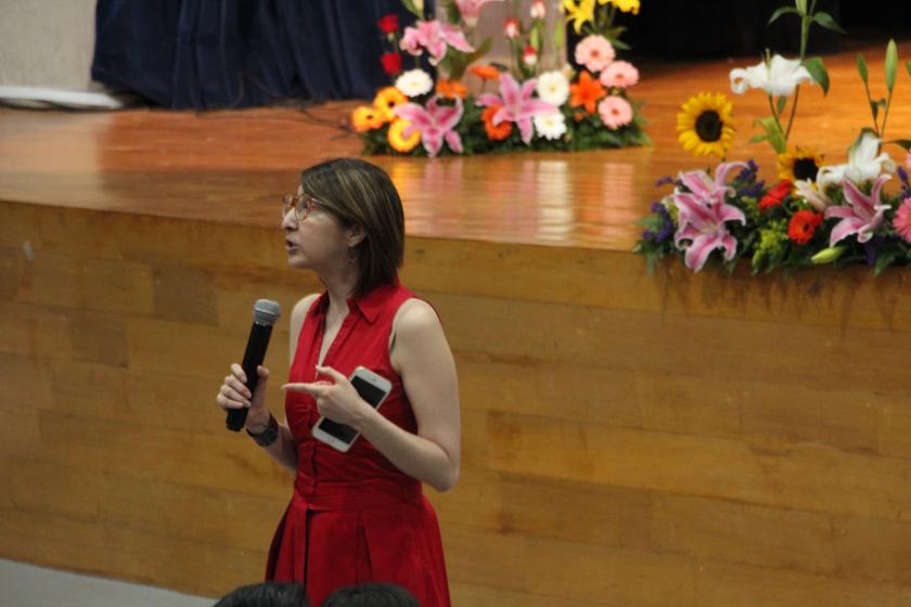 Expositora en el Ciclo de conferencias Voces de Mujer.