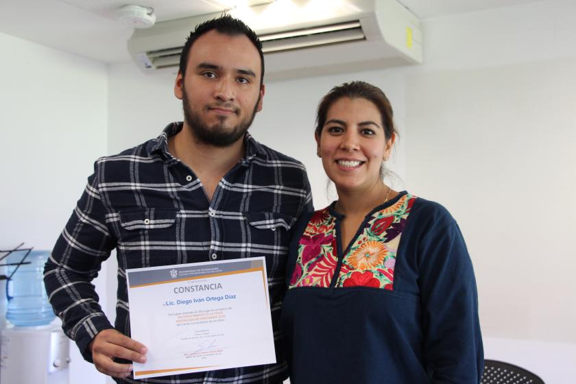 Estudiante recibe reconocimientos