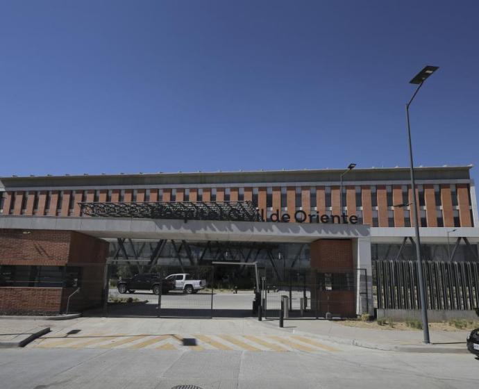 Inauguran autoridades universitarias y estatales el Hospital Civil de Oriente