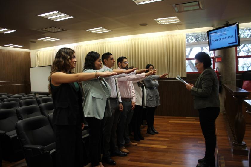 Primera generación de la Especialidad en Enfermería en Cuidados  Intensivos del CUAltos celebra su Toma de Protesta 
