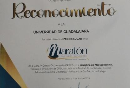 Reconocimiento de primer lugar en el maratón de conocimientos