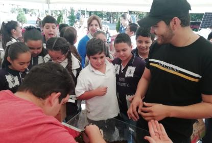 Niños en cualtos, campaña de compostaje y  reciclaje