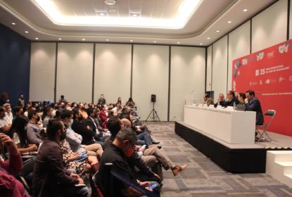 Asambleístas del Panel “La democracia del reencuentro: en defensa del pluralismo, la libertad y la diversidad”.
