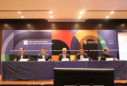 Integrantes del Foro Internacional "Proximidad global: exploración de las oportunidades del nearshoring".