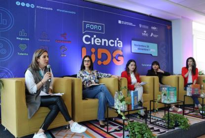 Integrantes de presentación de libros.