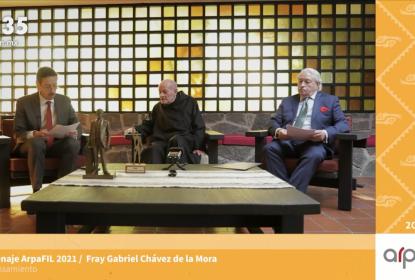 Entrega del reconocimiento Premio Arpa FIL 2021.